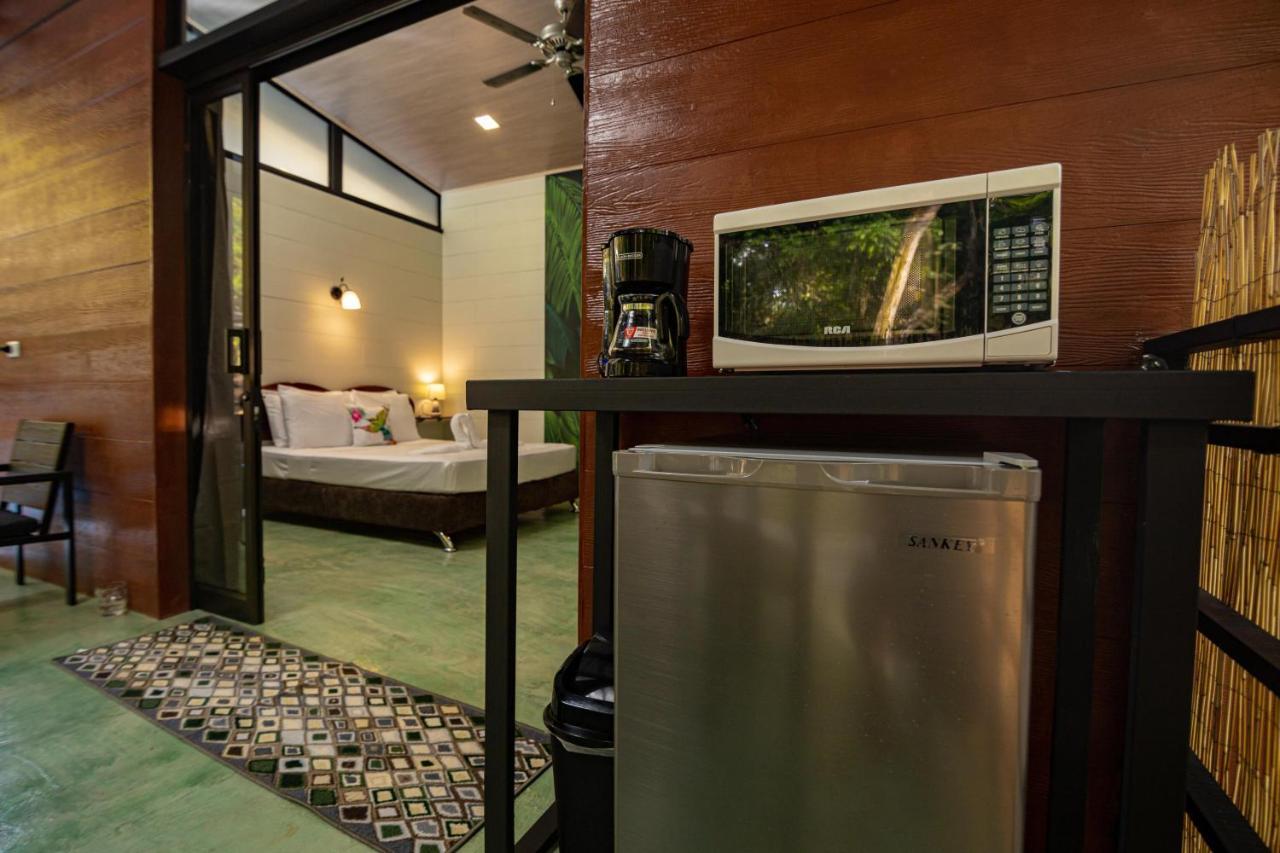 Riverside Villas Manuel Antonio Eksteriør billede
